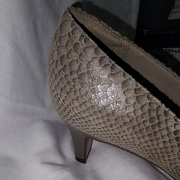 Clarks cushion snakeskin pumps - Picture 3 of 4